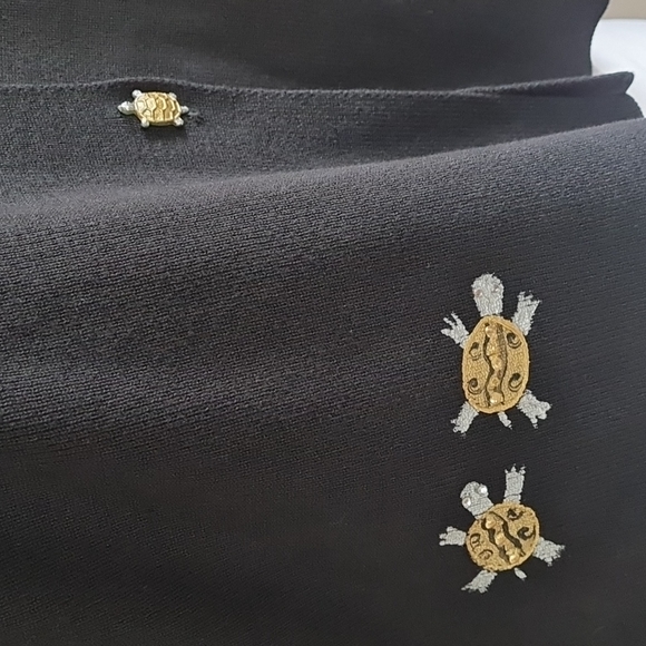 Turtle wareble  art hand painted Cardigan size Medium - Picture 17 of 17